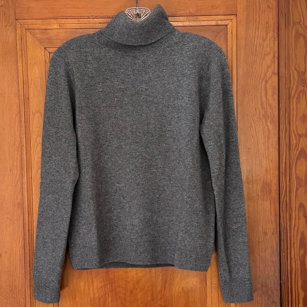 Uniqlo Cashmere Turtleneck Sweater